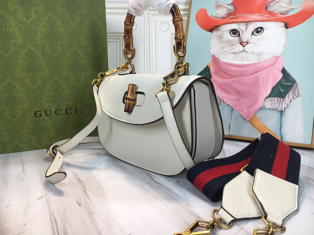 Gucci AAA Quality Handbags For Women Bright 6803