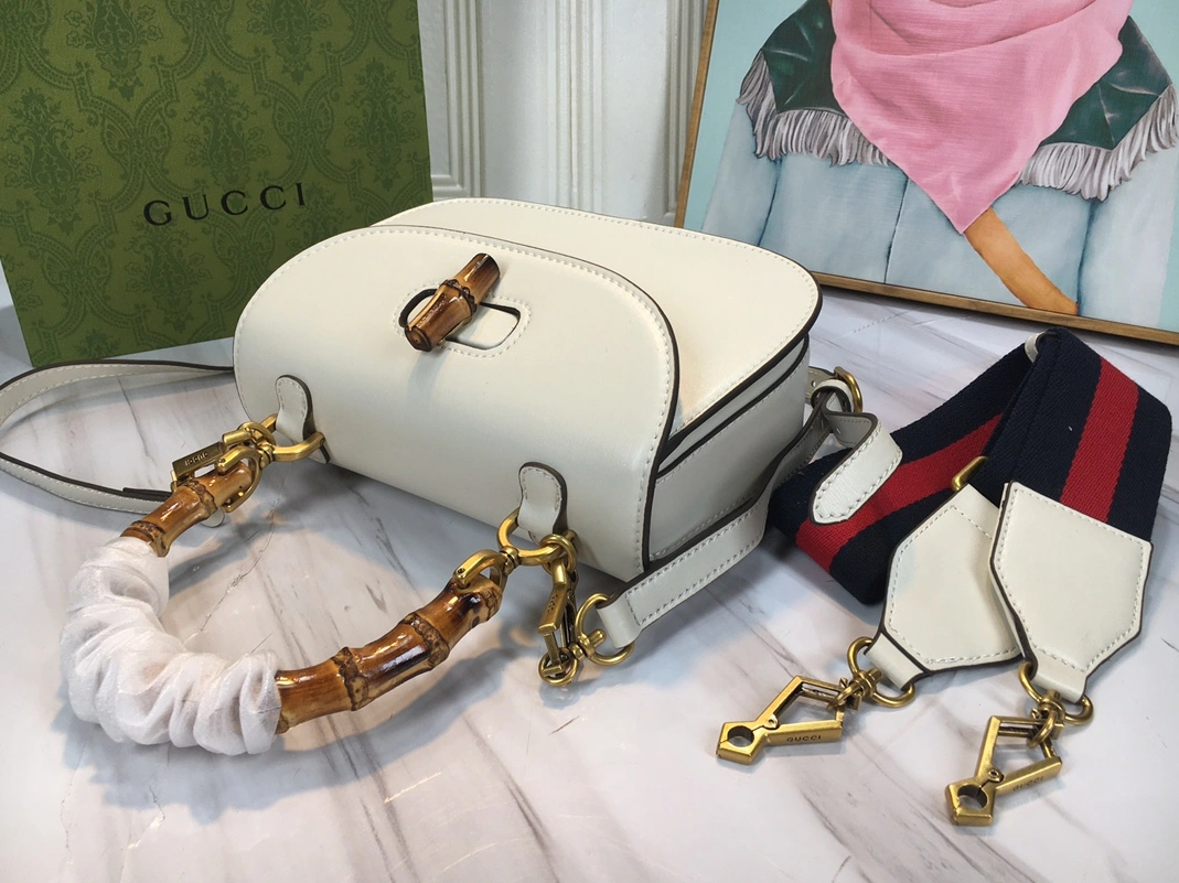 Gucci AAA Quality Handbags For Women Bright 6803