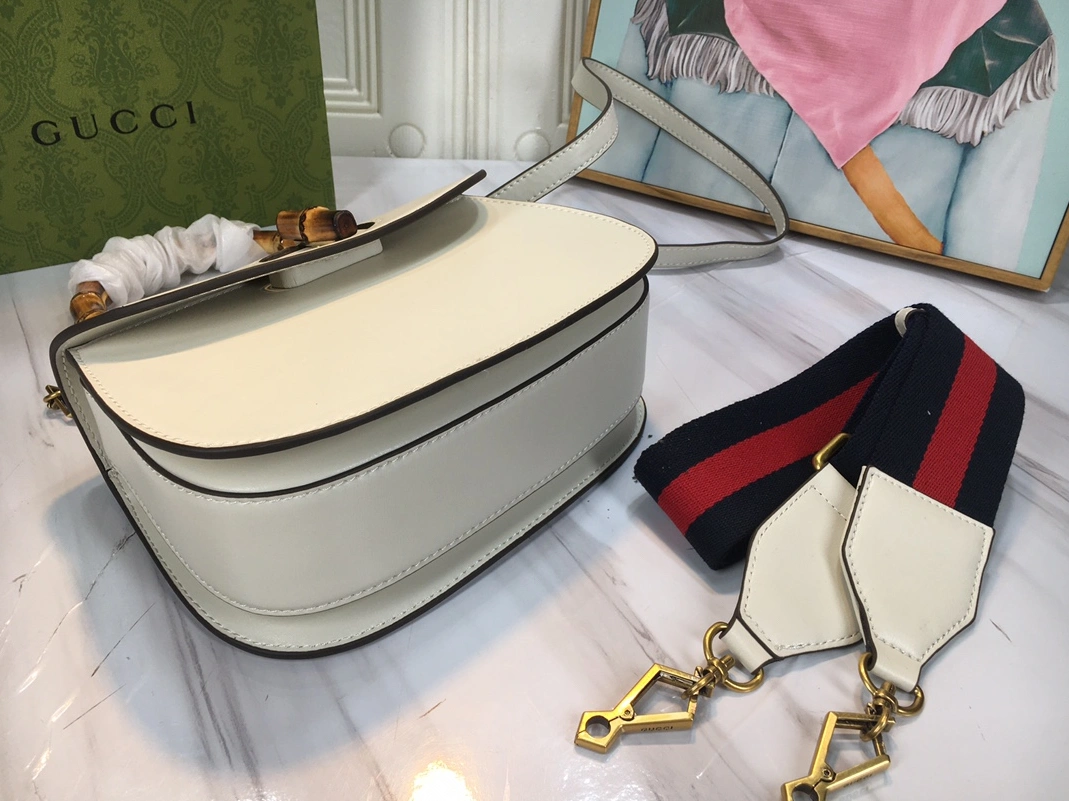 Gucci AAA Quality Handbags For Women Bright 6803