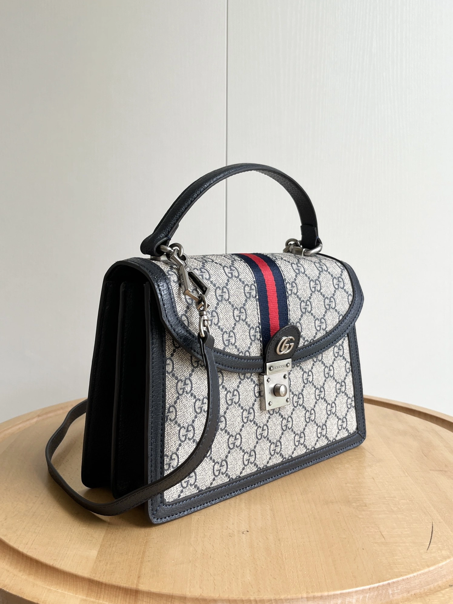 Gucci AAA Quality Handbags For Women Comfortable 1229