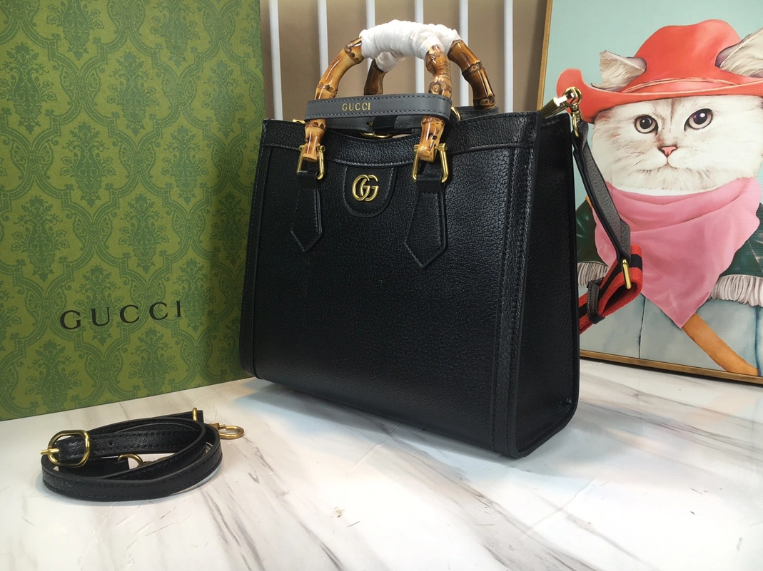 Gucci AAA Quality Handbags For Women Comfortable 6384