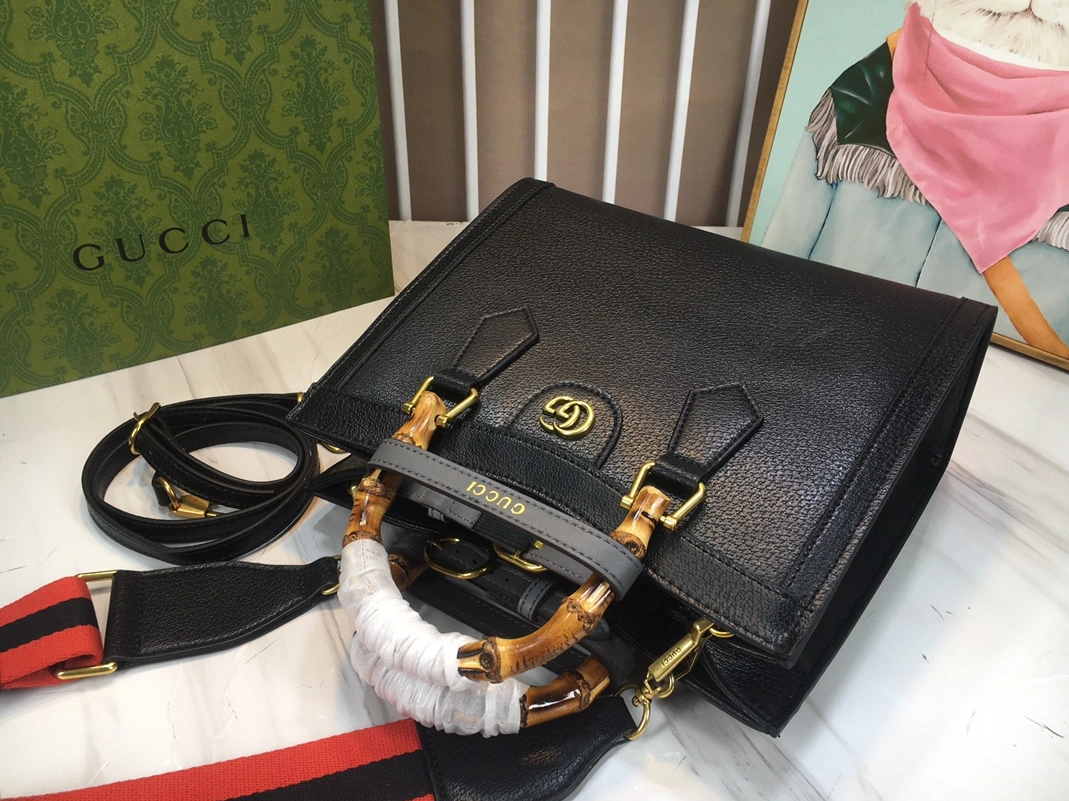 Gucci AAA Quality Handbags For Women Comfortable 6384