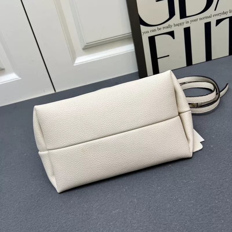Gucci AAA Quality Handbags For Women DailyWear 442
