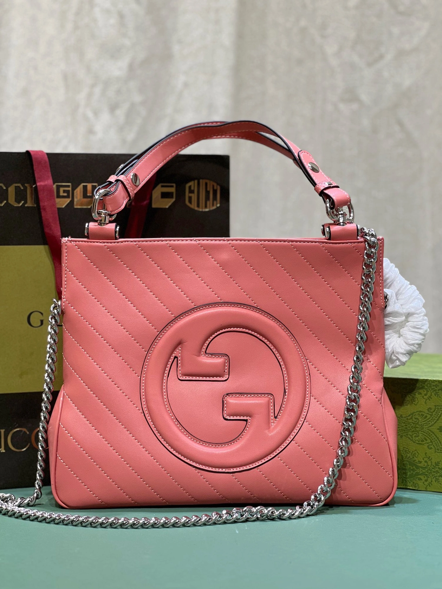 Gucci AAA Quality Handbags For Women Durable 1374