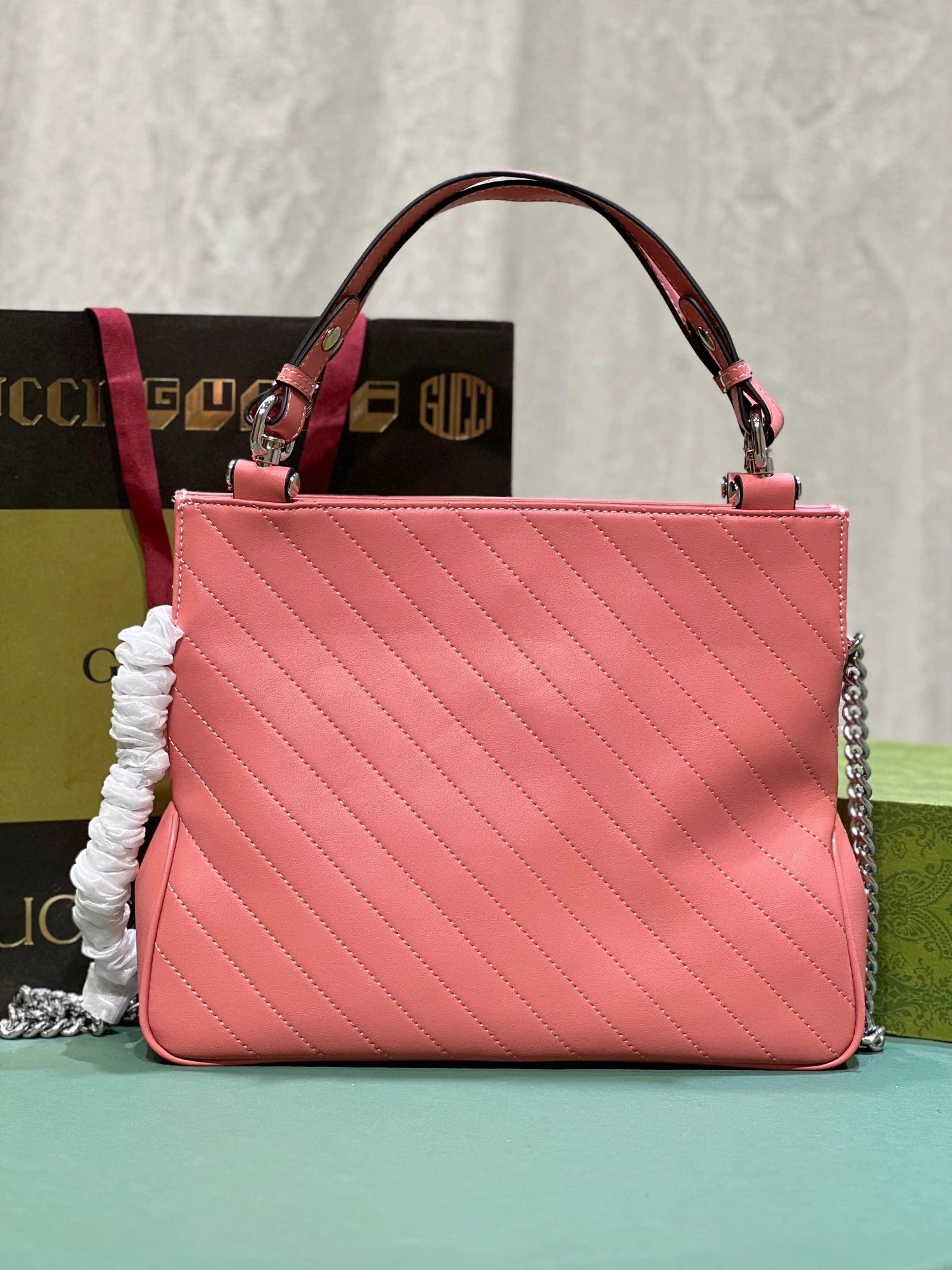 Gucci AAA Quality Handbags For Women Durable 1374