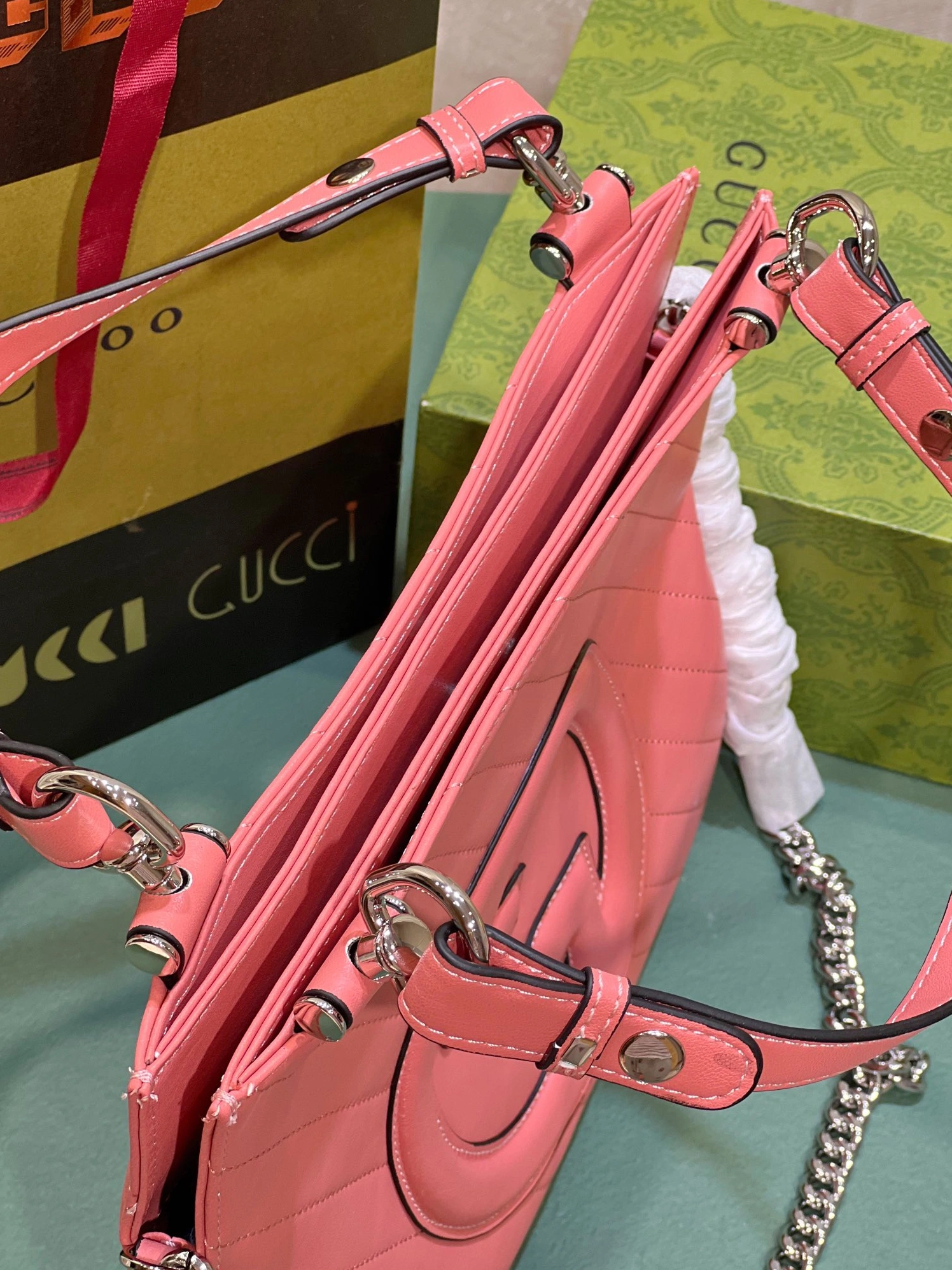 Gucci AAA Quality Handbags For Women Durable 1374