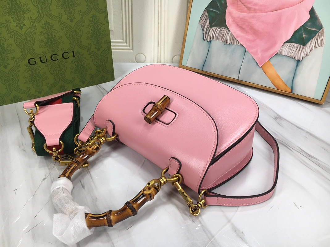 Gucci AAA Quality Handbags For Women Durable 8519