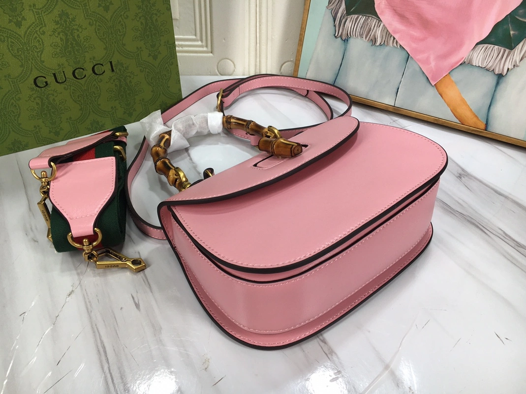 Gucci AAA Quality Handbags For Women Durable 8519