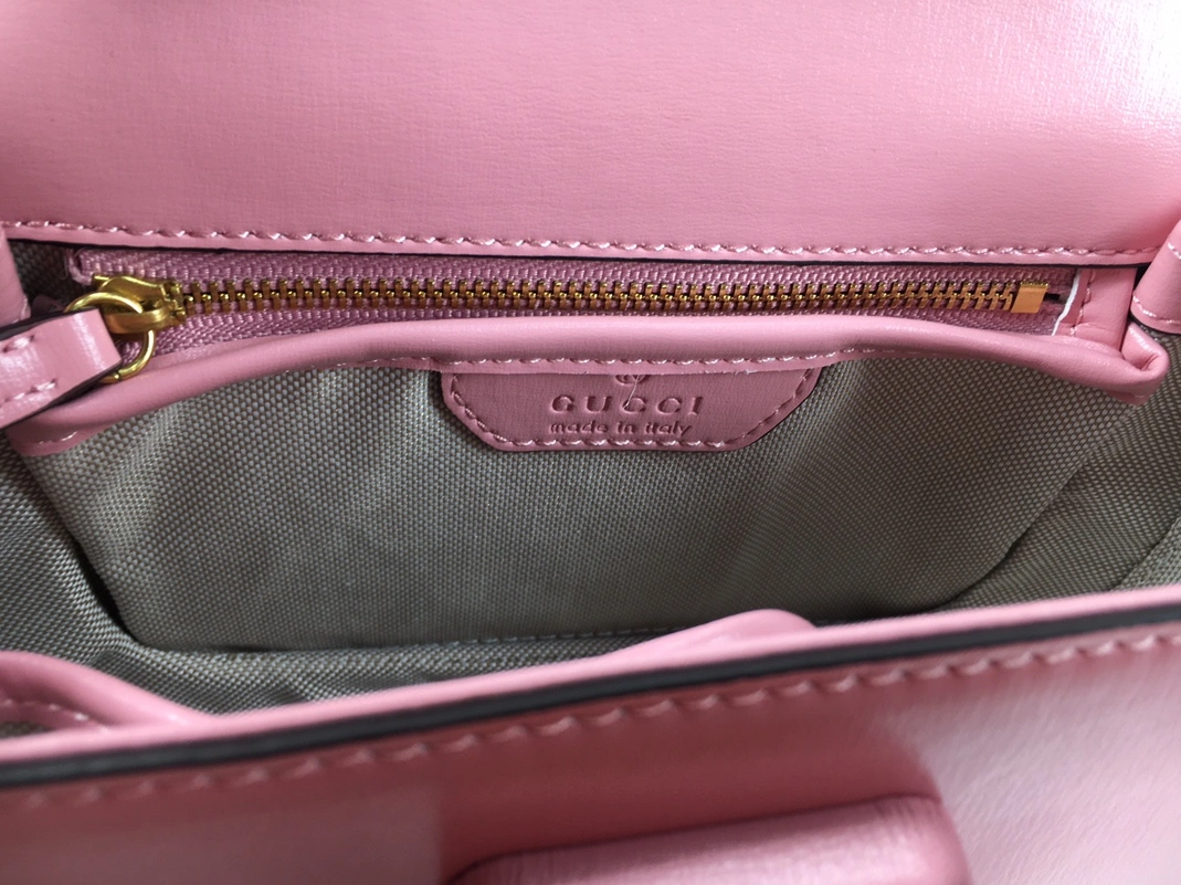 Gucci AAA Quality Handbags For Women Durable 8519