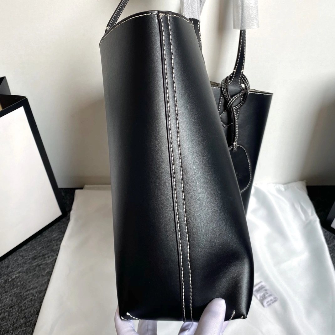 Gucci AAA Quality Handbags For Women Elegant 7956