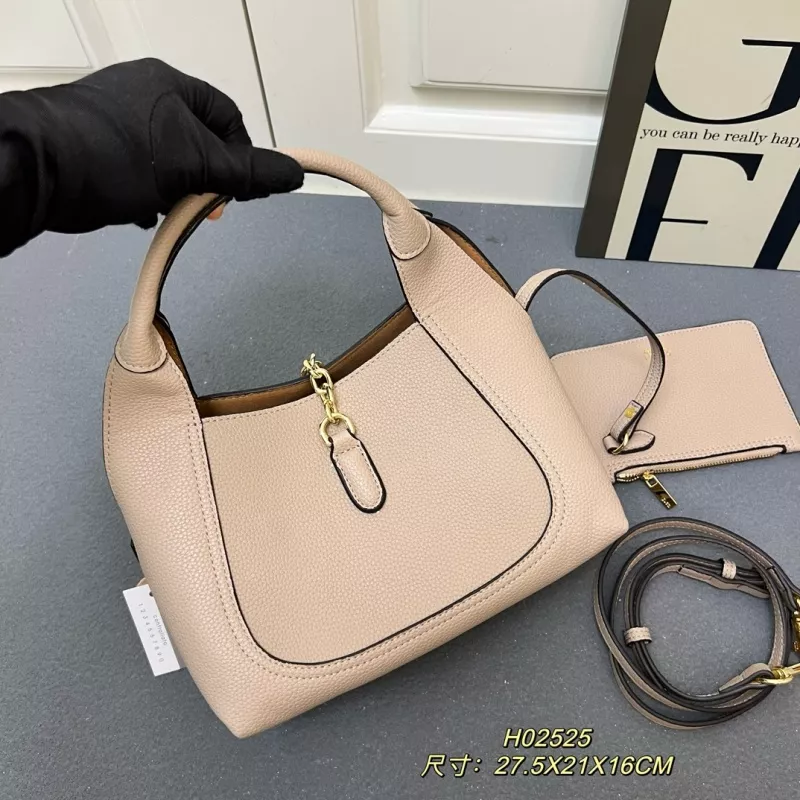 Gucci AAA Quality Handbags For Women Flexible 3484