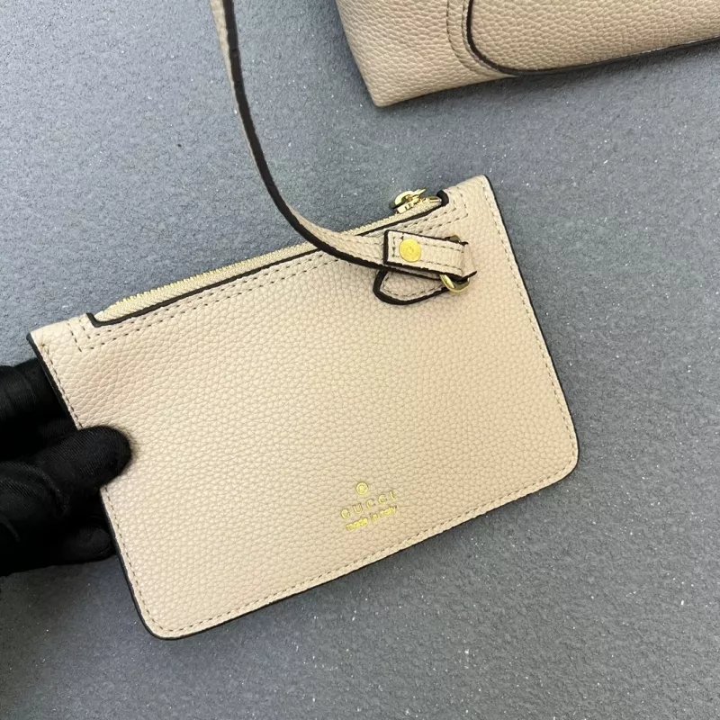 Gucci AAA Quality Handbags For Women Flexible 3484