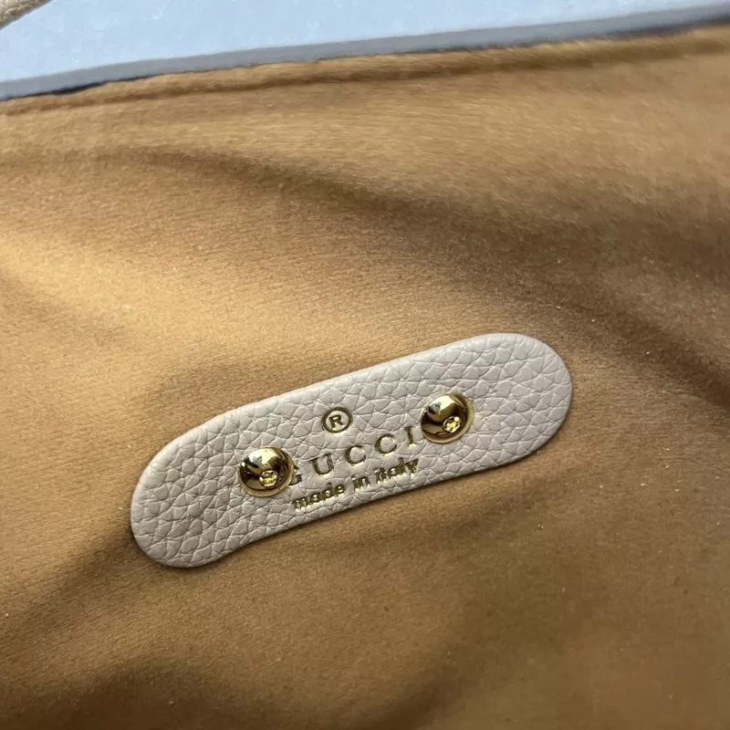 Gucci AAA Quality Handbags For Women Flexible 3484