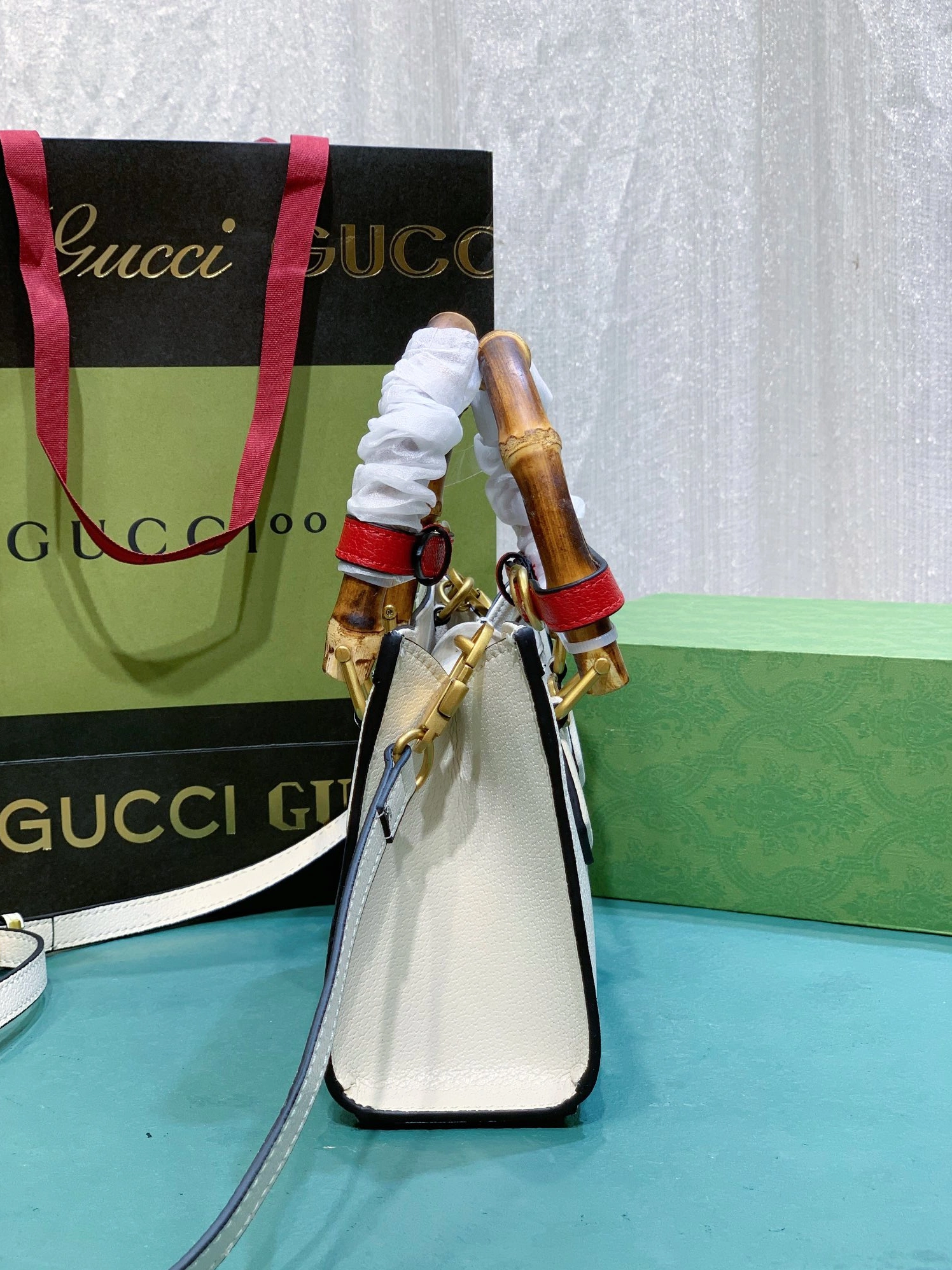Gucci AAA Quality Handbags For Women Flexible 6971