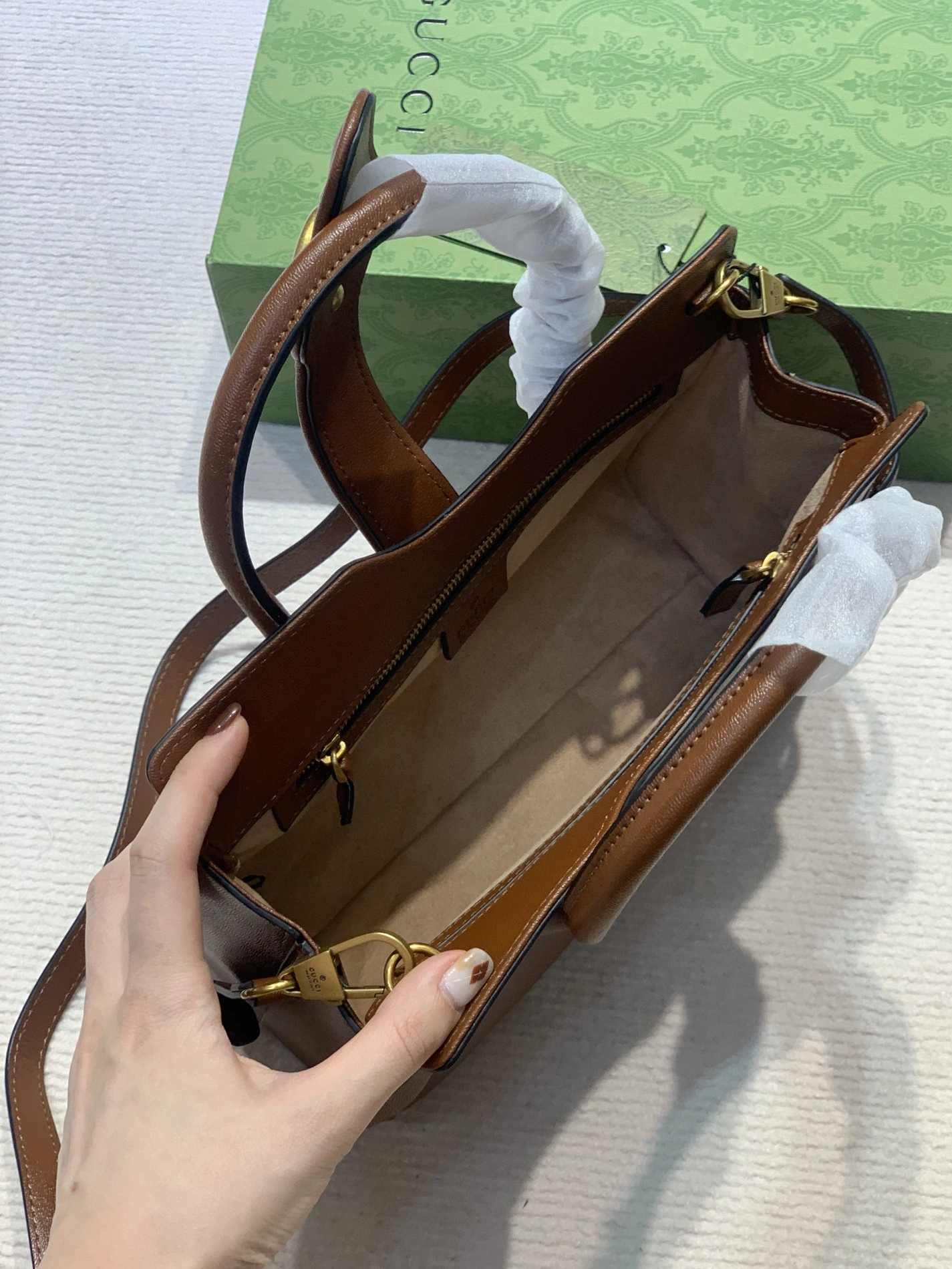 Gucci AAA Quality Handbags For Women Functional 2825