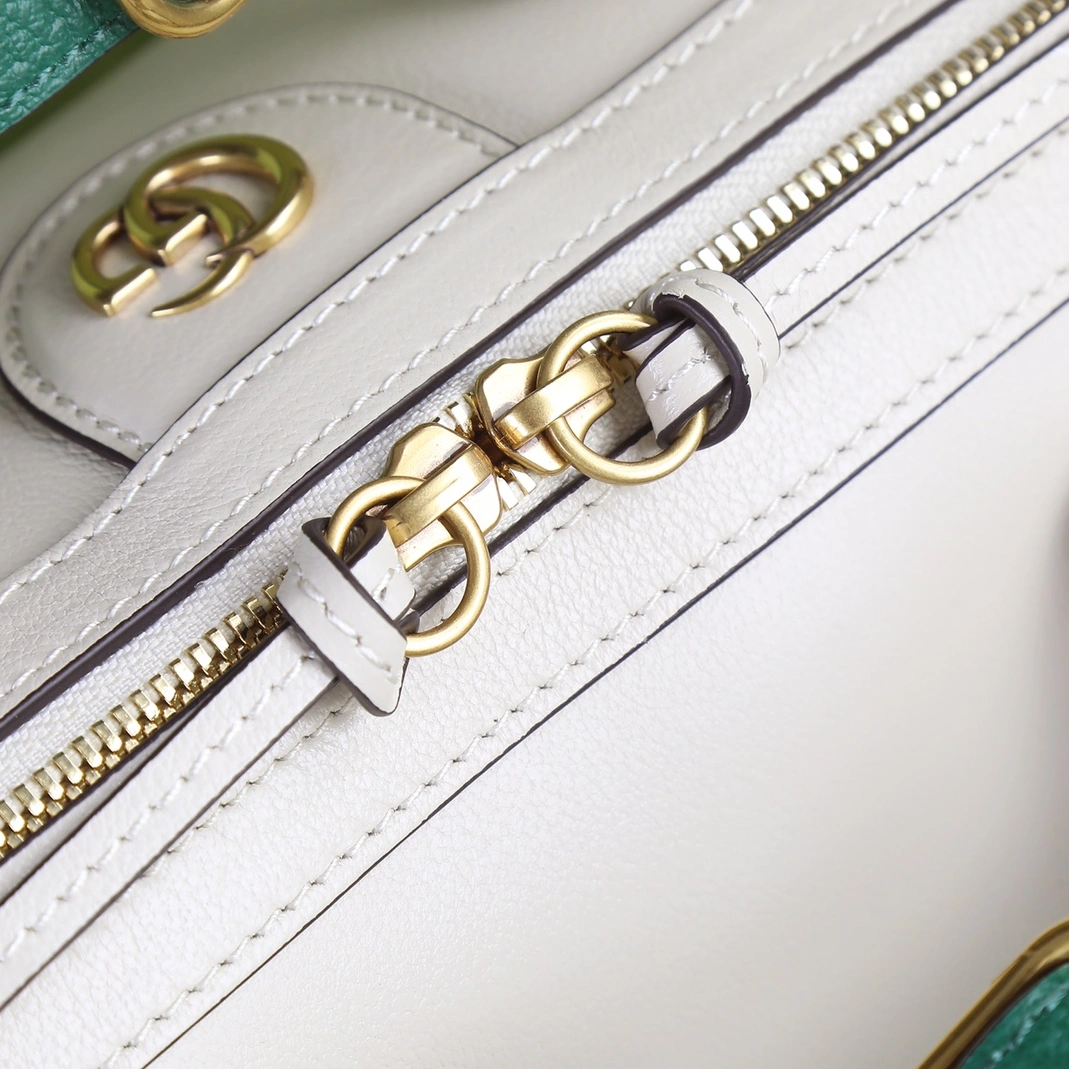 Gucci AAA Quality Handbags For Women Functional 456