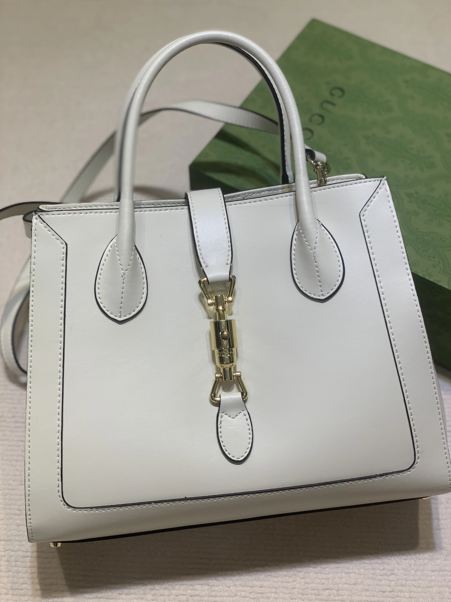 Gucci AAA Quality Handbags For Women GoAnywhere 8013