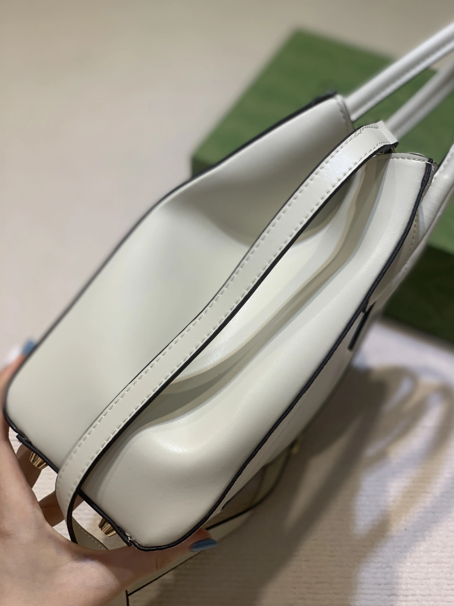 Gucci AAA Quality Handbags For Women GoAnywhere 8013