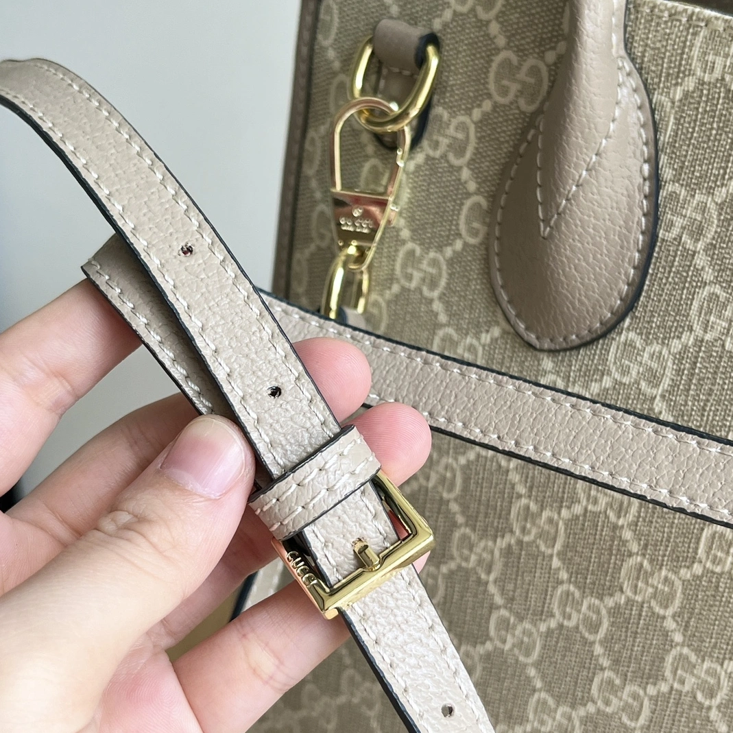 Gucci AAA Quality Handbags For Women Lightweight 5961