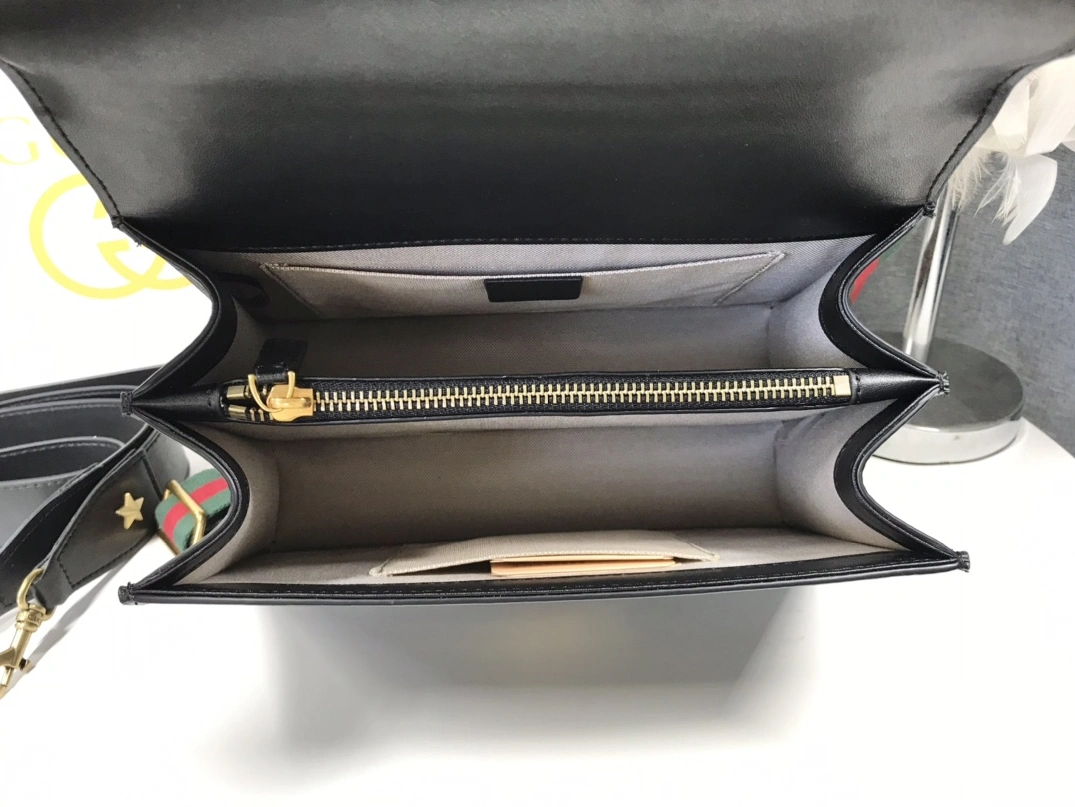 Gucci AAA Quality Handbags For Women Lightweight 9832