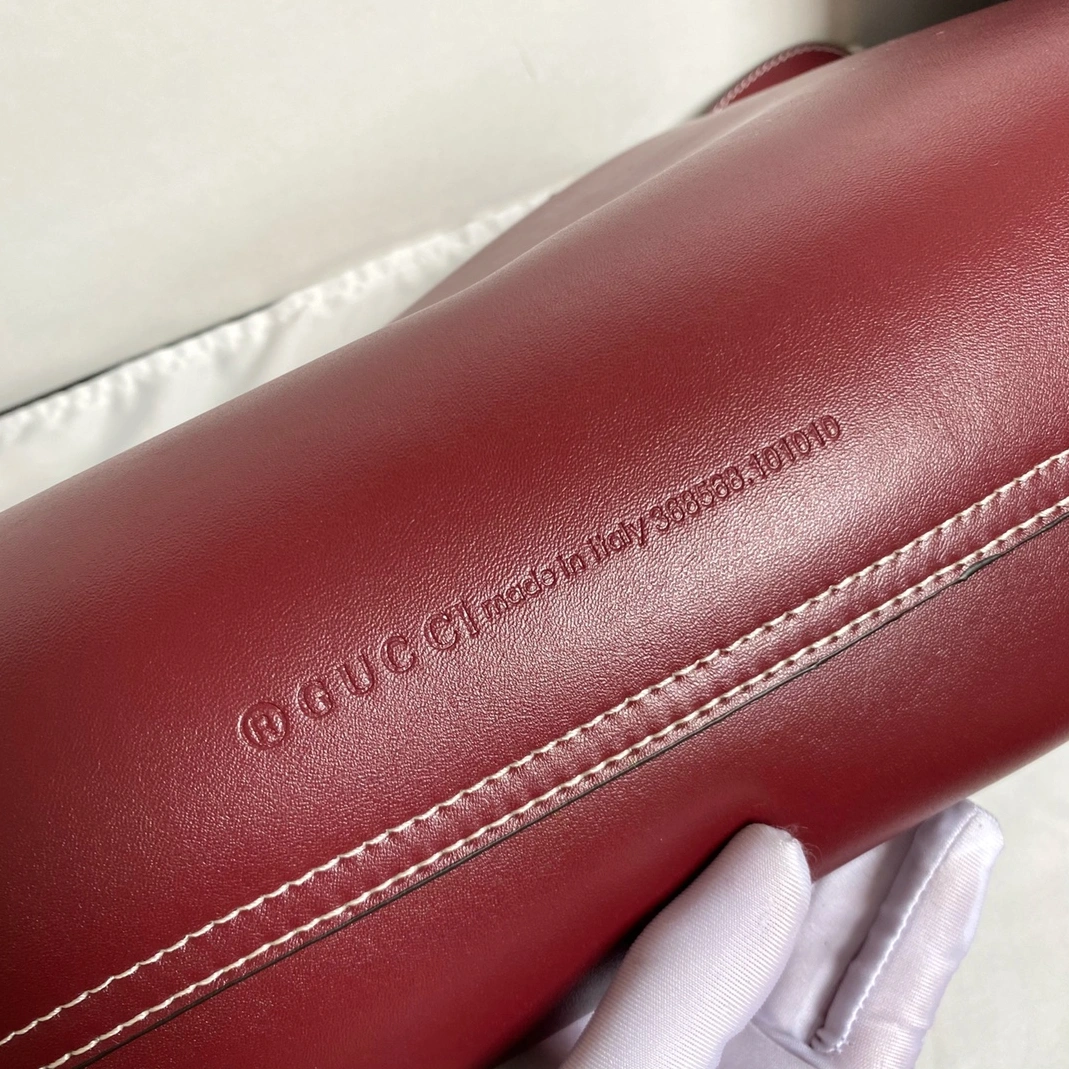 Gucci AAA Quality Handbags For Women Minimalist 6635