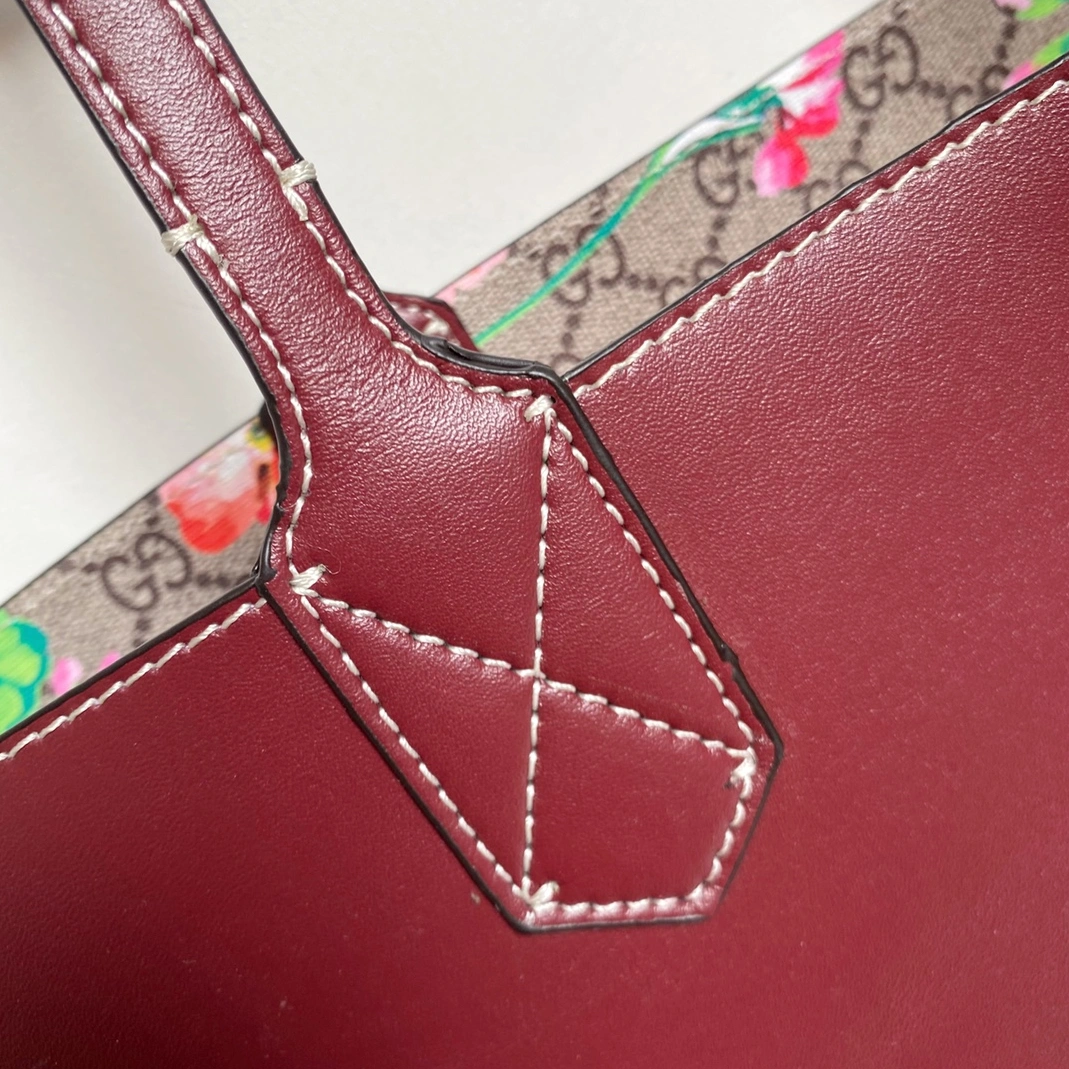 Gucci AAA Quality Handbags For Women Minimalist 6635