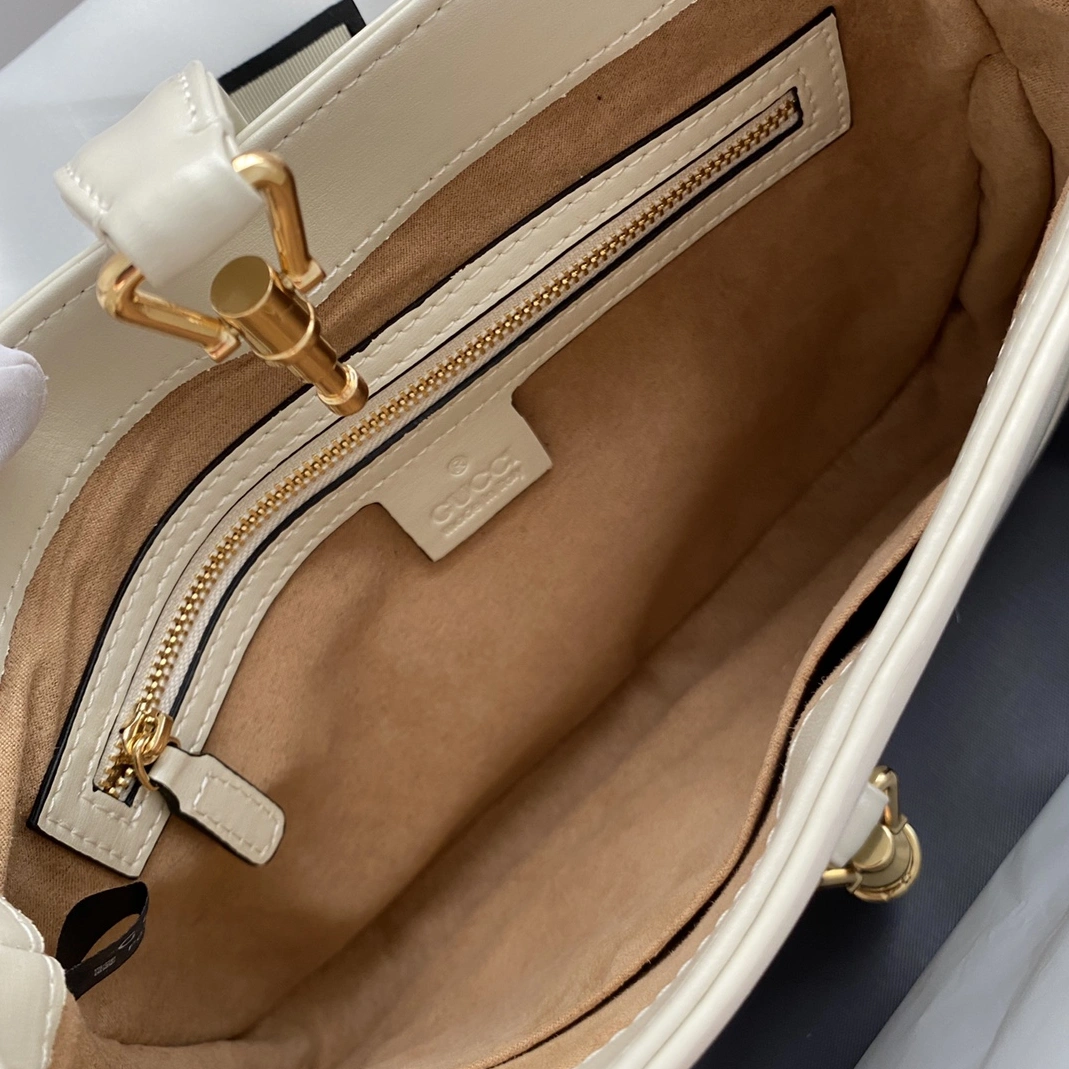 Gucci AAA Quality Handbags For Women Modern 3951