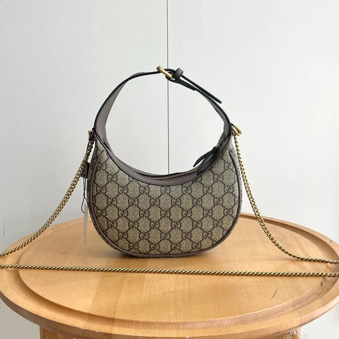 Gucci AAA Quality Handbags For Women Practical 4630