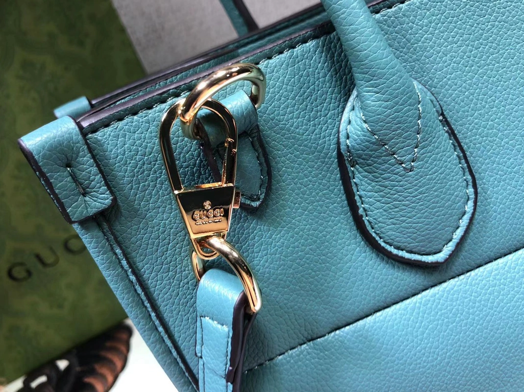 Gucci AAA Quality Handbags For Women Practical 6197