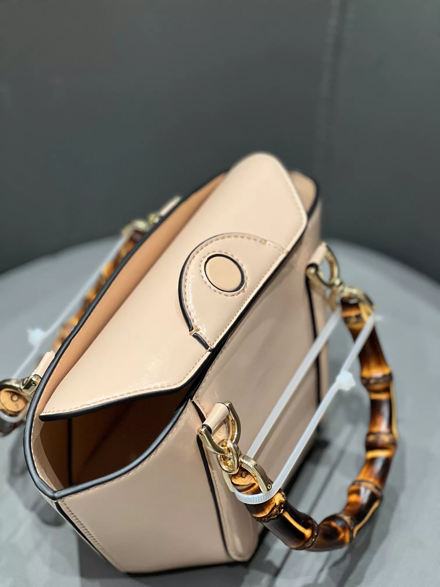 Gucci AAA Quality Handbags For Women Reliable 2306