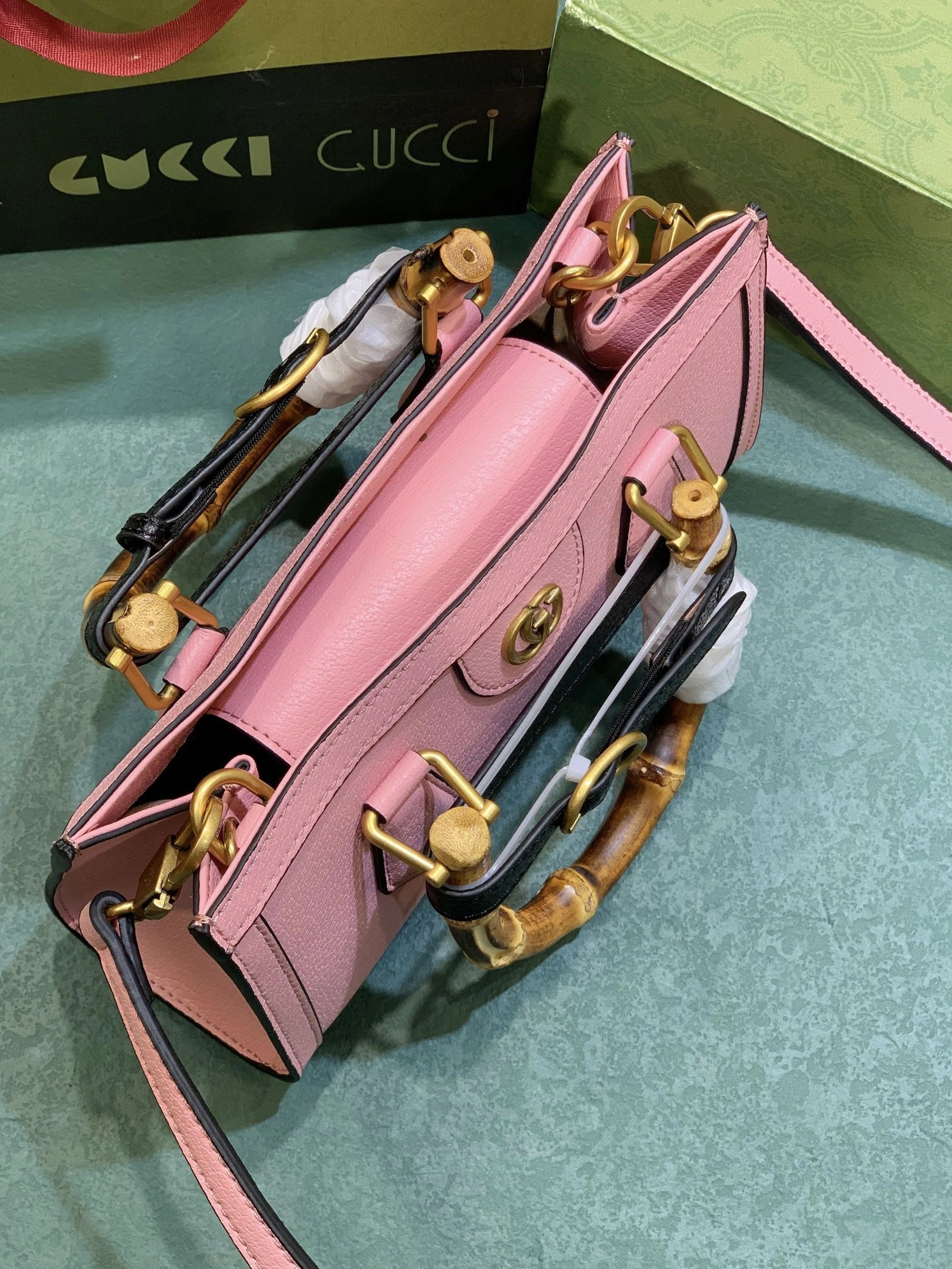 Gucci AAA Quality Handbags For Women Reliable 3583