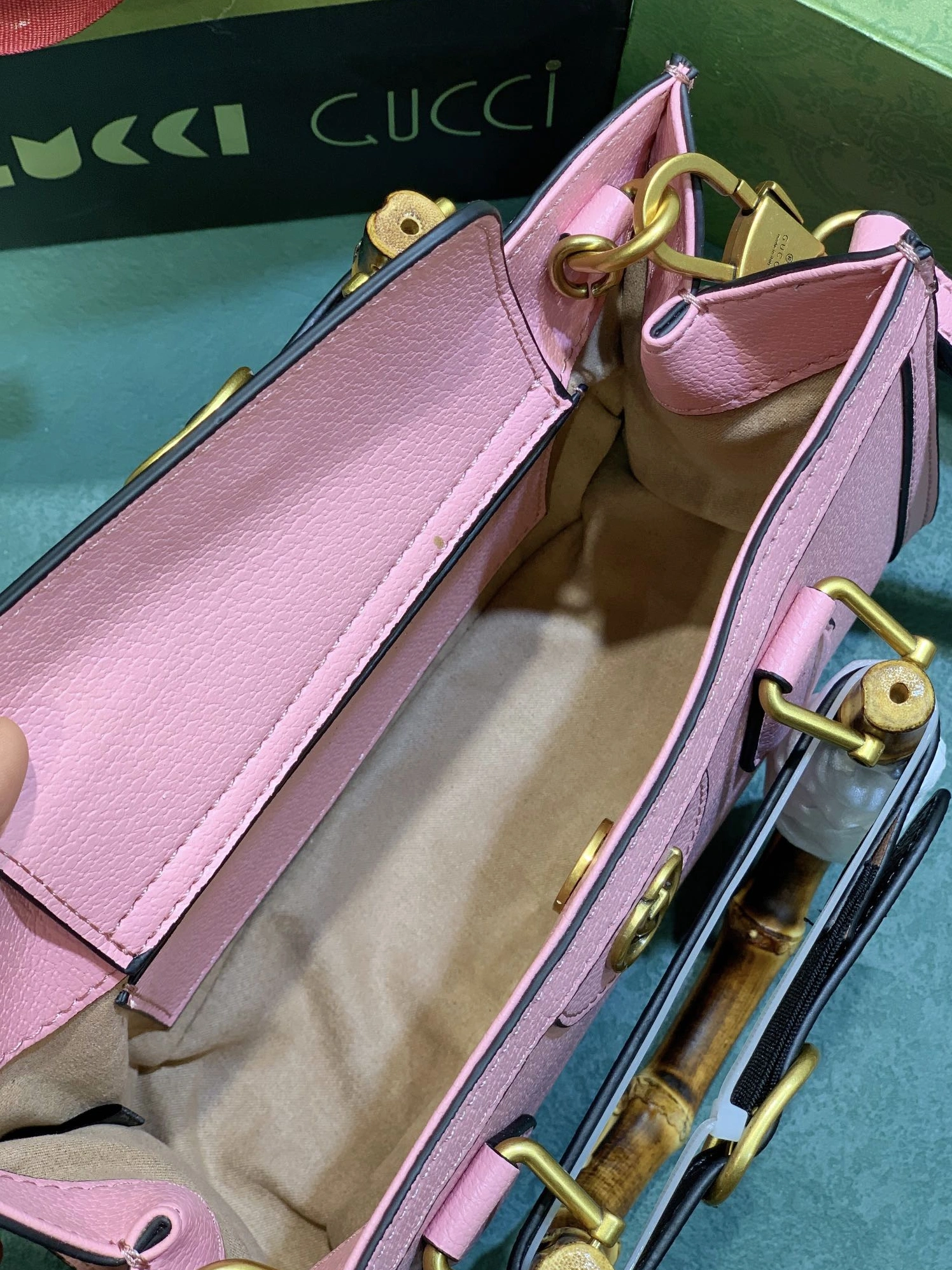 Gucci AAA Quality Handbags For Women Reliable 3583
