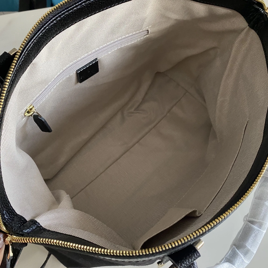 Gucci AAA Quality Handbags For Women Reliable 8327