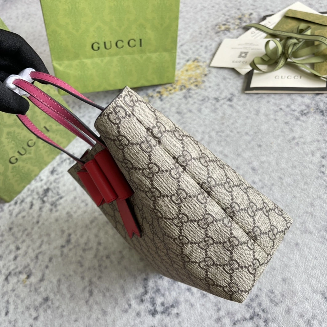Gucci AAA Quality Handbags For Women Sophisticated 3239