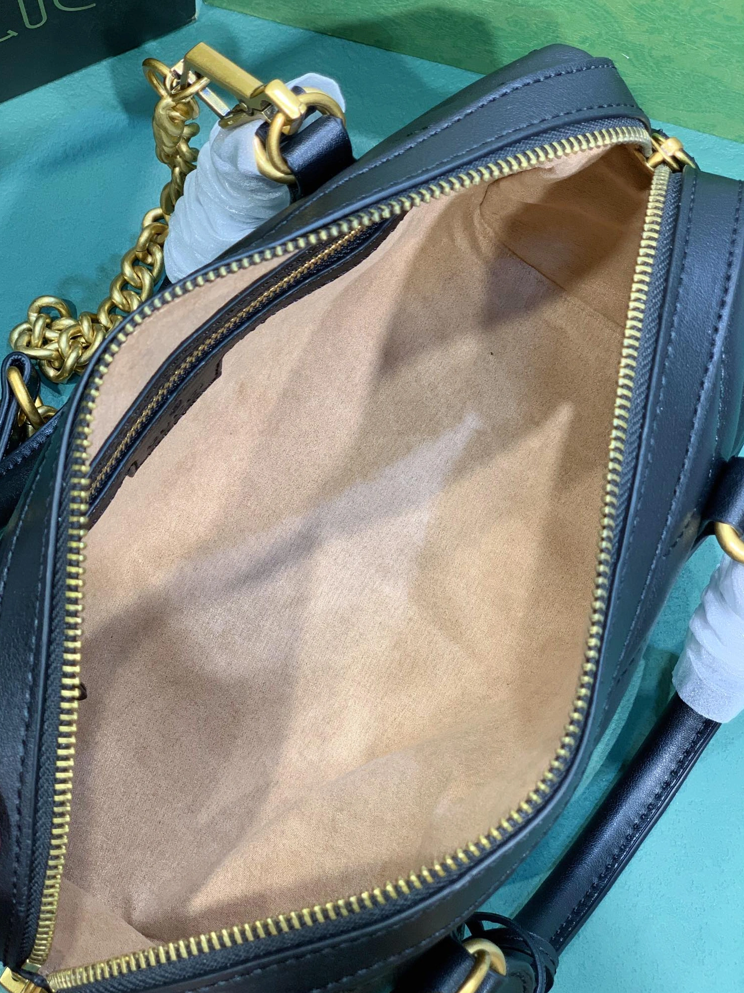 Gucci AAA Quality Handbags For Women StreetReady 8239