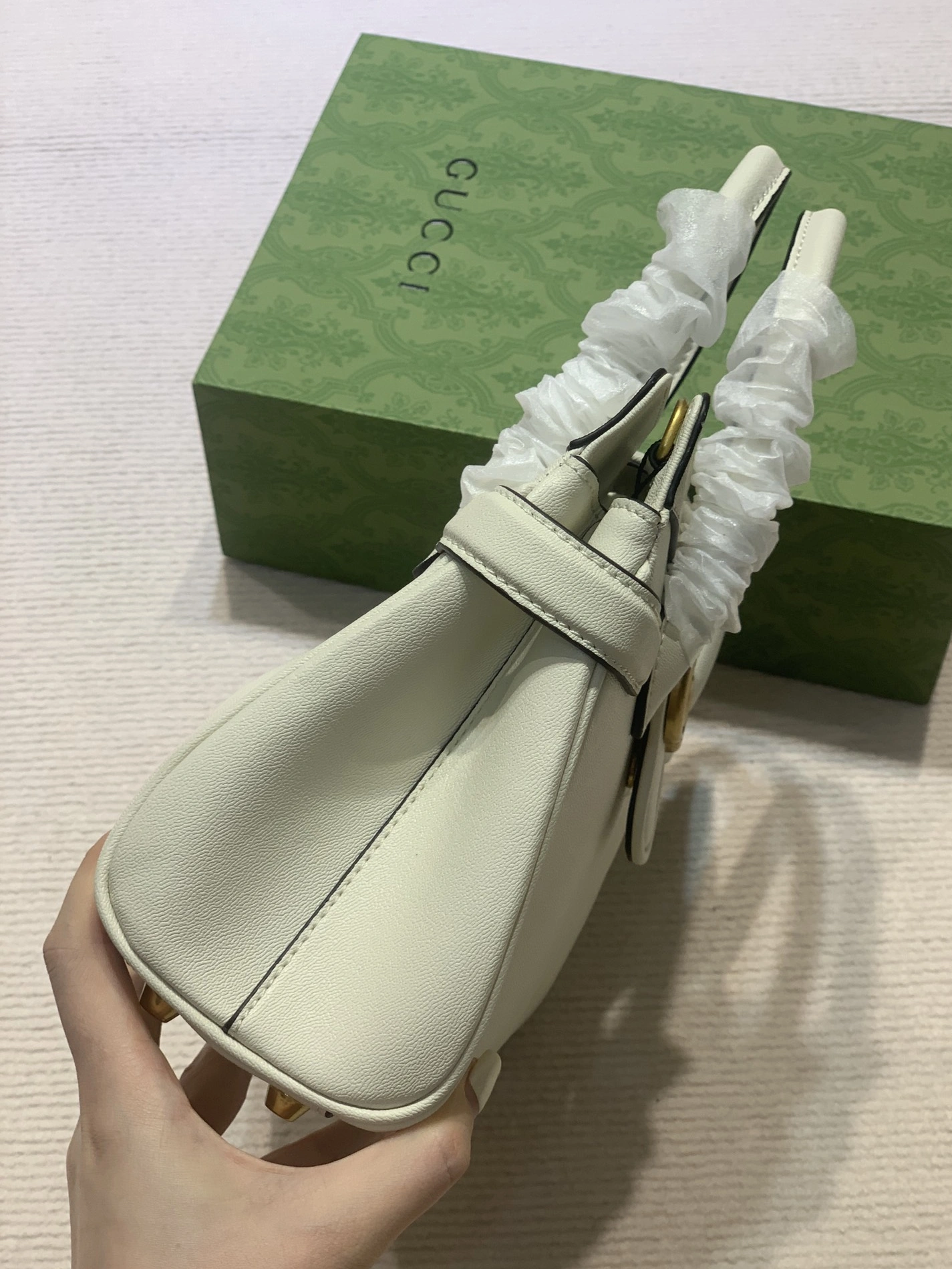 Gucci AAA Quality Handbags For Women Stylish 5695