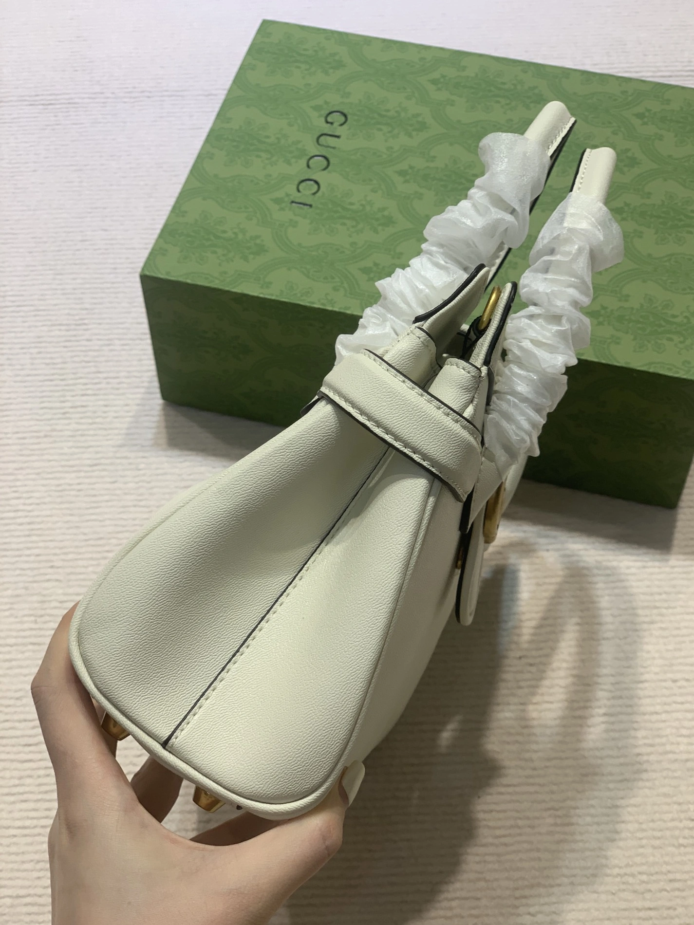 Gucci AAA Quality Handbags For Women Stylish 5695