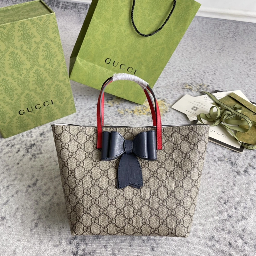 Gucci AAA Quality Handbags For Women Trendsetting 4518