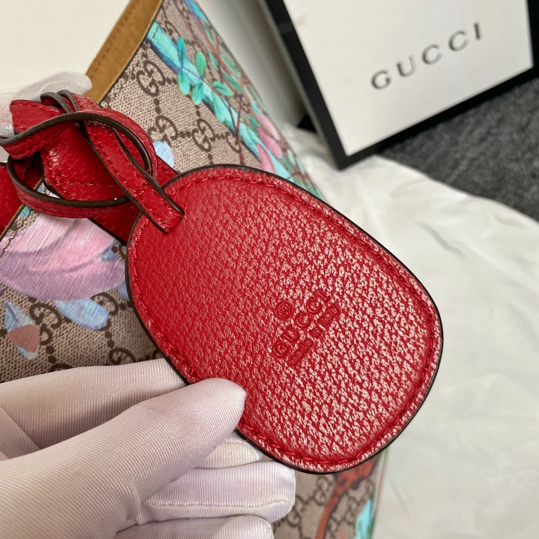Gucci AAA Quality Handbags For Women Trendsetting 9854
