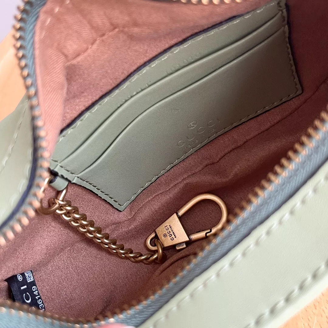 Gucci AAA Quality Handbags For Women Trendy 2493