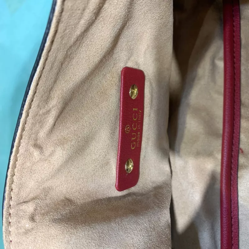 Gucci AAA Quality Handbags For Women Versatile 7350