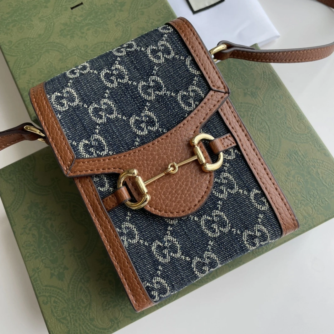 Gucci AAA Quality Messenger Bags Affordable 4469