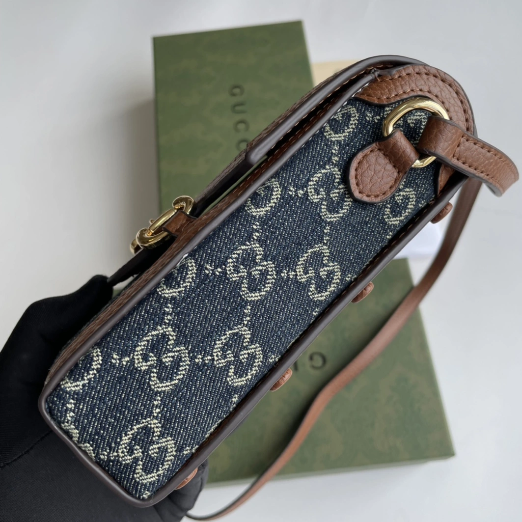 Gucci AAA Quality Messenger Bags Affordable 4469