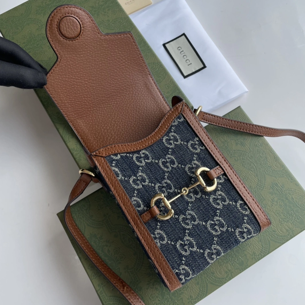 Gucci AAA Quality Messenger Bags Affordable 4469