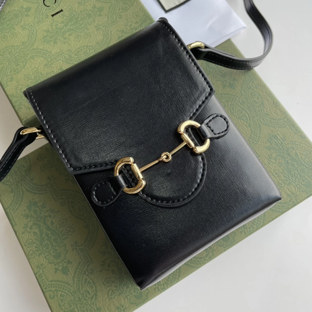Gucci AAA Quality Messenger Bags BestValue 3197
