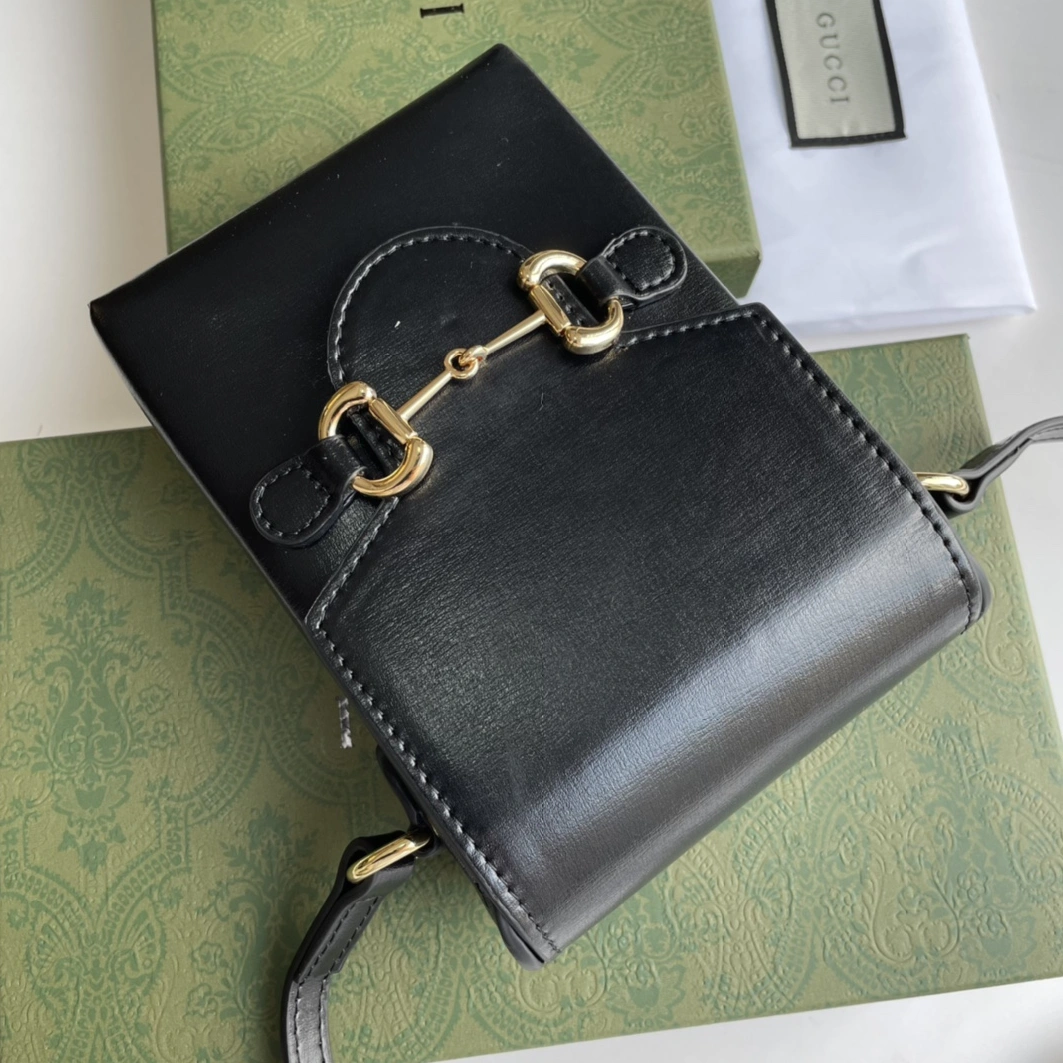 Gucci AAA Quality Messenger Bags BestValue 3197
