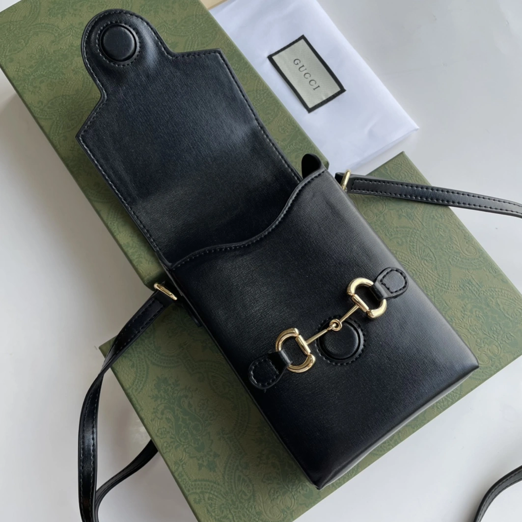 Gucci AAA Quality Messenger Bags BestValue 3197