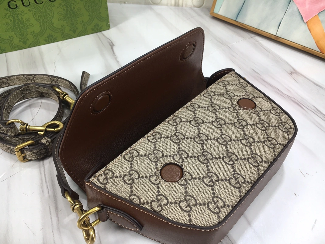 Gucci AAA Quality Messenger Bags For Unisex Functional 807