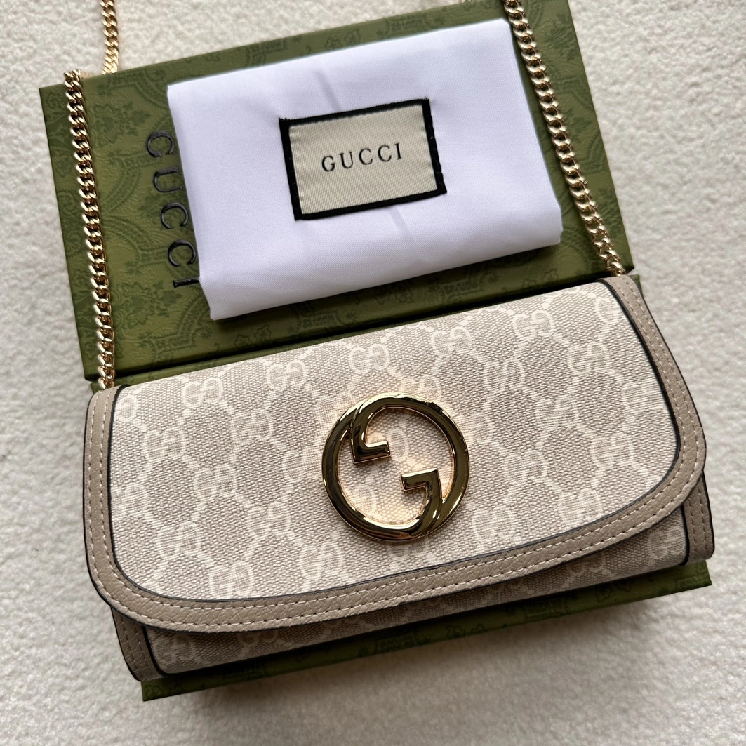 Gucci AAA Quality Messenger Bags For Women Affordable 5685