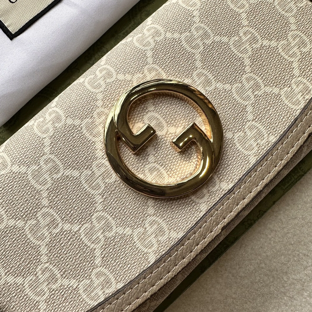 Gucci AAA Quality Messenger Bags For Women Affordable 5685